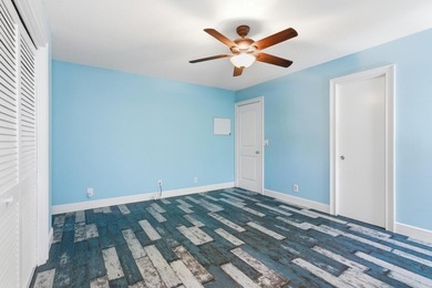 Welcome to this charming 3-bedroom, 2.5-bathroom waterfront - photo 34