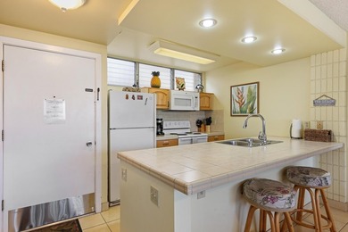 Welcome to your South Kihei retreat, Haleakala Shores, just - photo 2