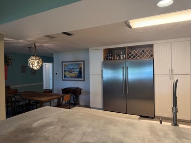 Welcome to this charming 3-bedroom, 2.5-bathroom waterfront - photo 48