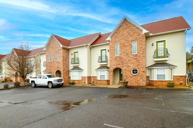 Lake Hamilton Townhome/Townhouse For Sale in Hot Springs Arkansas