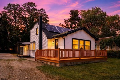 Welcome to 7 Front St, a beautifully renovated 4-bedroom - photo 3