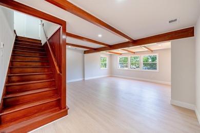 Welcome to 7 Front St, a beautifully renovated 4-bedroom - photo 6