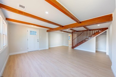 Welcome to 7 Front St, a beautifully renovated 4-bedroom - photo 8