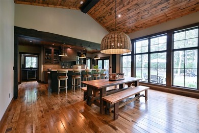 Experience unparalleled luxury and privacy on Garden Lake, part - photo 12