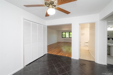 Welcome to this spacious and sun filled large JR 4 Apartment - photo 7