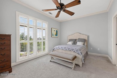 A rare opportunity to own a top-floor, rear corner residence in - photo 24