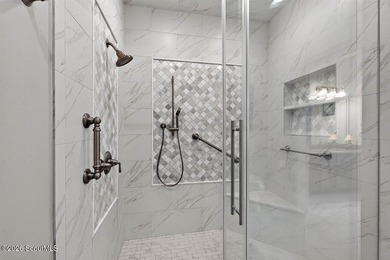 A rare opportunity to own a top-floor, rear corner residence in - photo 25