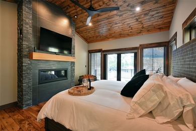 Experience unparalleled luxury and privacy on Garden Lake, part - photo 25