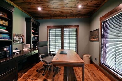 Experience unparalleled luxury and privacy on Garden Lake, part - photo 28
