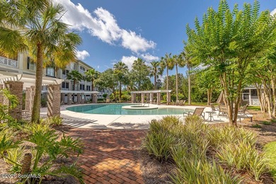 A rare opportunity to own a top-floor, rear corner residence in - photo 33