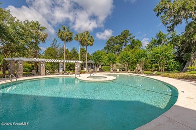 A rare opportunity to own a top-floor, rear corner residence in - photo 34