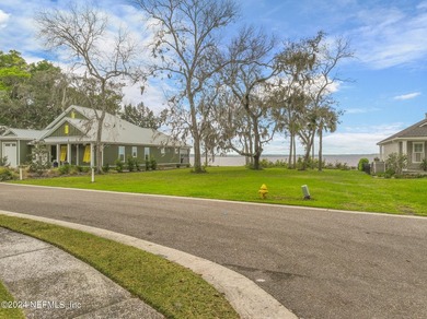 Nestled within the prestigious gates of Waterman's Bluff - photo 5