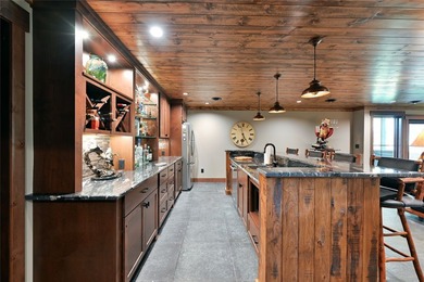 Experience unparalleled luxury and privacy on Garden Lake, part - photo 35
