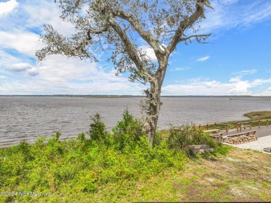 Nestled within the prestigious gates of Waterman's Bluff - photo 8
