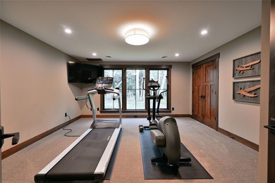 Experience unparalleled luxury and privacy on Garden Lake, part - photo 38