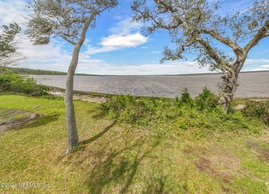Nestled within the prestigious gates of Waterman's Bluff - photo 9