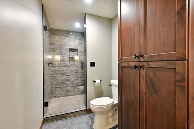 Experience unparalleled luxury and privacy on Garden Lake, part - photo 39