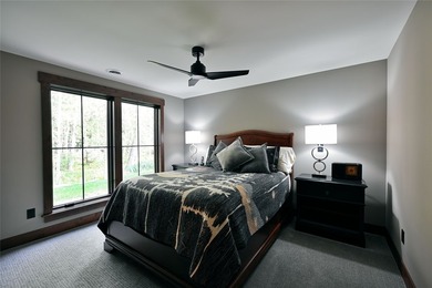 Experience unparalleled luxury and privacy on Garden Lake, part - photo 40
