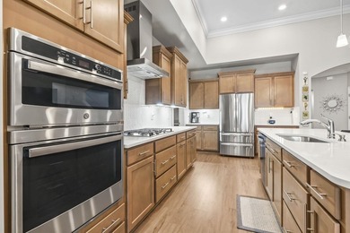 Three-bedroom, three-bathroom Craftsman-style home with a - photo 6