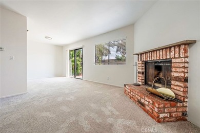 Set in a cul-de-sac street at Brentwood Place, from the curb - photo 4