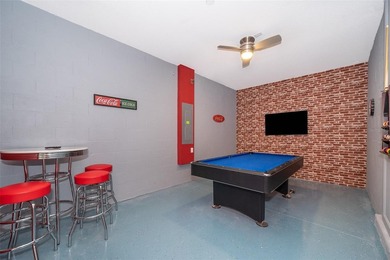 GREAT POOL & SPA VACATION HOME. There are 5 bedrooms, 5 - photo 4
