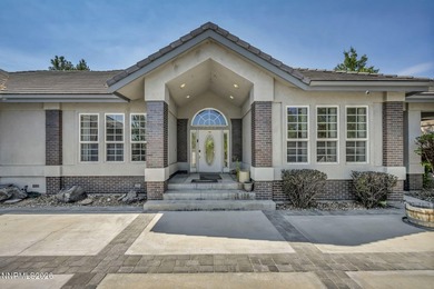 Stunning and expansive custom home on oversized lot in - photo 3