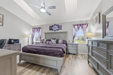 Beautifully updated throughout and move in ready! Open & - photo 19