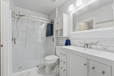 Beautifully updated throughout and move in ready! Open & - photo 21