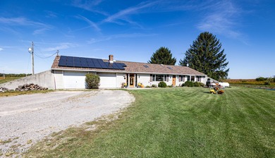 (private lake, pond, creek) Home For Sale in Ada Ohio