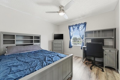Beautifully updated throughout and move in ready! Open & - photo 22