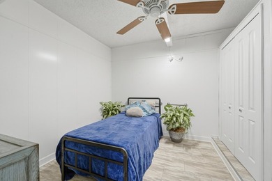 Beautifully updated throughout and move in ready! Open & - photo 24