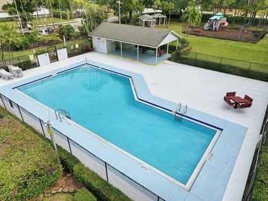 Beautifully updated throughout and move in ready! Open & - photo 36