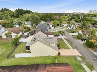 Beautifully updated throughout and move in ready! Open & - photo 41