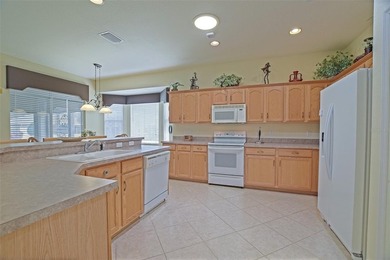 This beautiful Madeira model offers 2 bedrooms, 2 baths plus a - photo 42