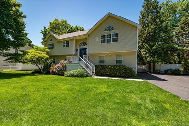 Amazing Huntington Village home perfect for large or extended - photo 2