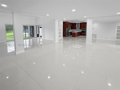 Beautiful and spacious residence located in one of the most - photo 6