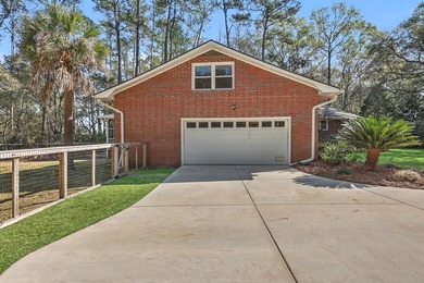 Tucked away on a quiet cul-de-sac, this beautifully renovated - photo 7