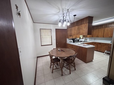 BEAUTIFUL LARGE CORNER PROPERTY!!! This well maintained brick - photo 8