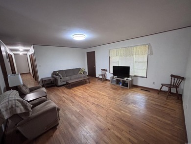 BEAUTIFUL LARGE CORNER PROPERTY!!! This well maintained brick - photo 10