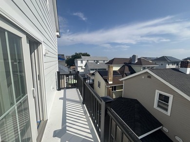 BRAND NEW CONSTRUCTION JUST 3 BLOCKS TO THE BEACH W/ ELEVATOR!! - photo 6