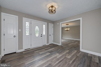 An exceptional opportunity to own a beautifully updated 3 - photo 12