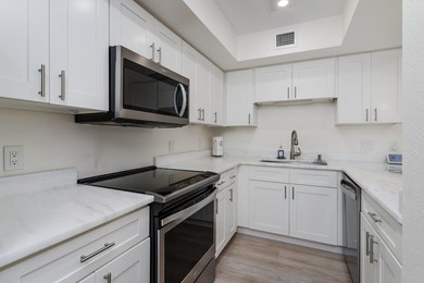 Welcome to this 2 bedroom townhome in San Marco Villas on - photo 13