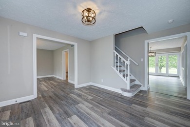 An exceptional opportunity to own a beautifully updated 3 - photo 14