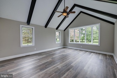 An exceptional opportunity to own a beautifully updated 3 - photo 19
