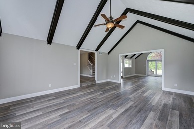 An exceptional opportunity to own a beautifully updated 3 - photo 21