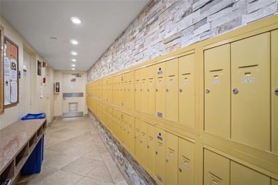 GEORGEOUS CUSTOM DESIGNED, DECORATED AND FURNISHED 3 BED TWO &