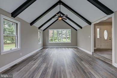 An exceptional opportunity to own a beautifully updated 3 - photo 23
