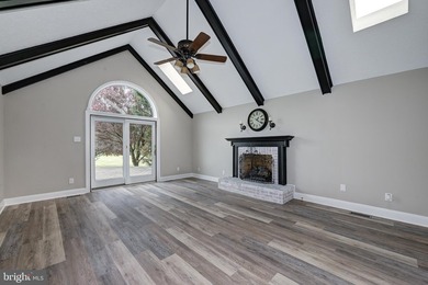 An exceptional opportunity to own a beautifully updated 3 - photo 24