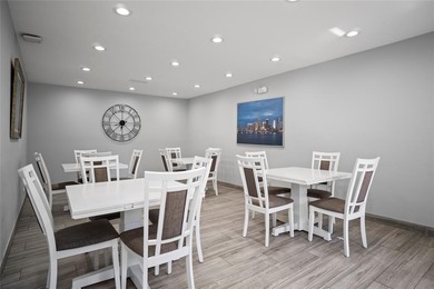 GEORGEOUS CUSTOM DESIGNED, DECORATED AND FURNISHED 3 BED TWO &