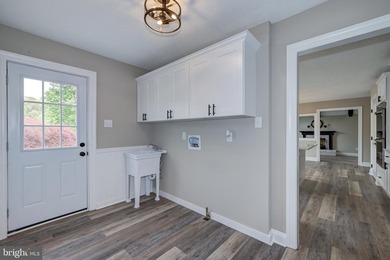An exceptional opportunity to own a beautifully updated 3 - photo 37